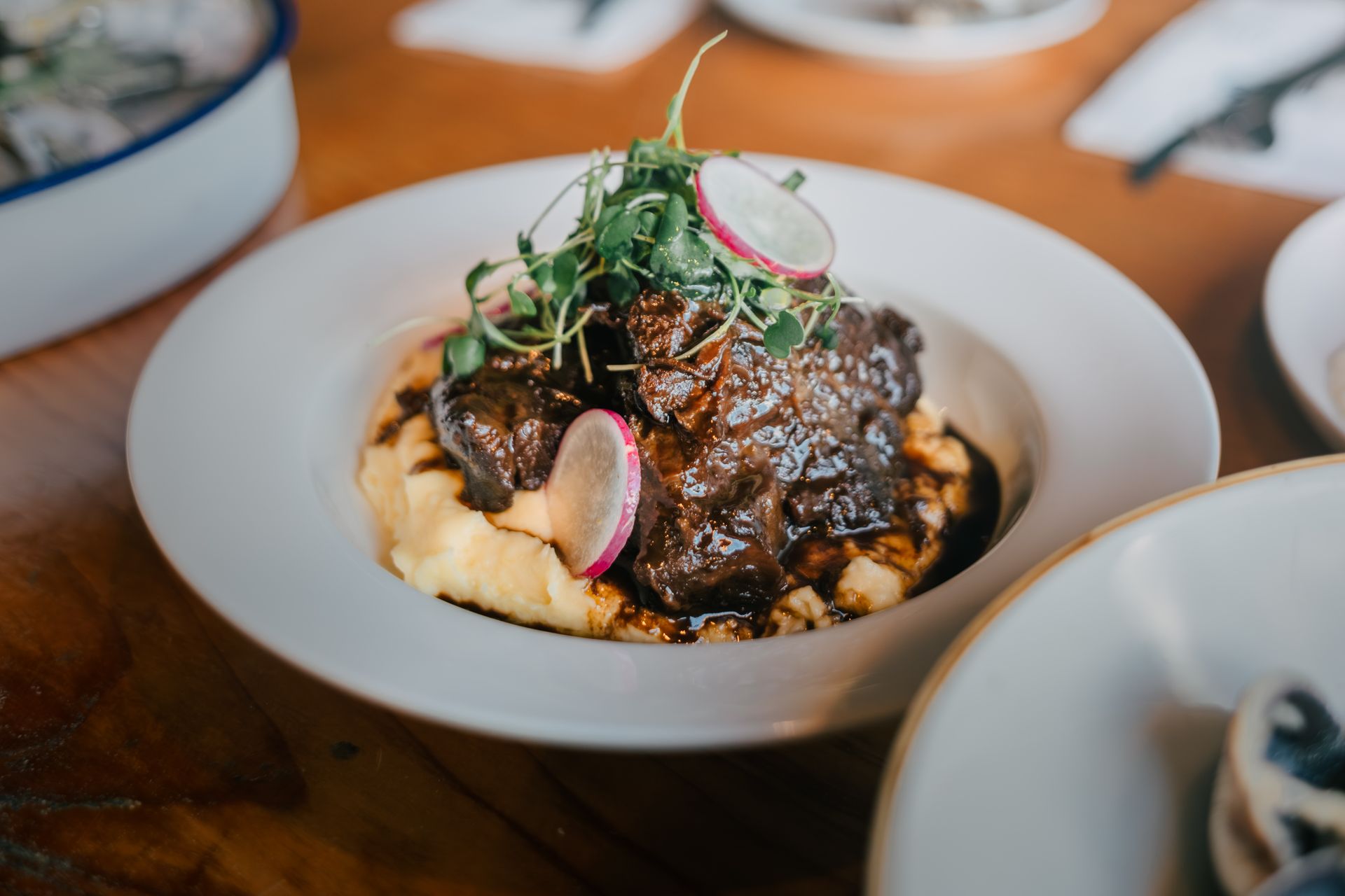 Joue de b&oelig;uf brais&eacute;e au vin rouge